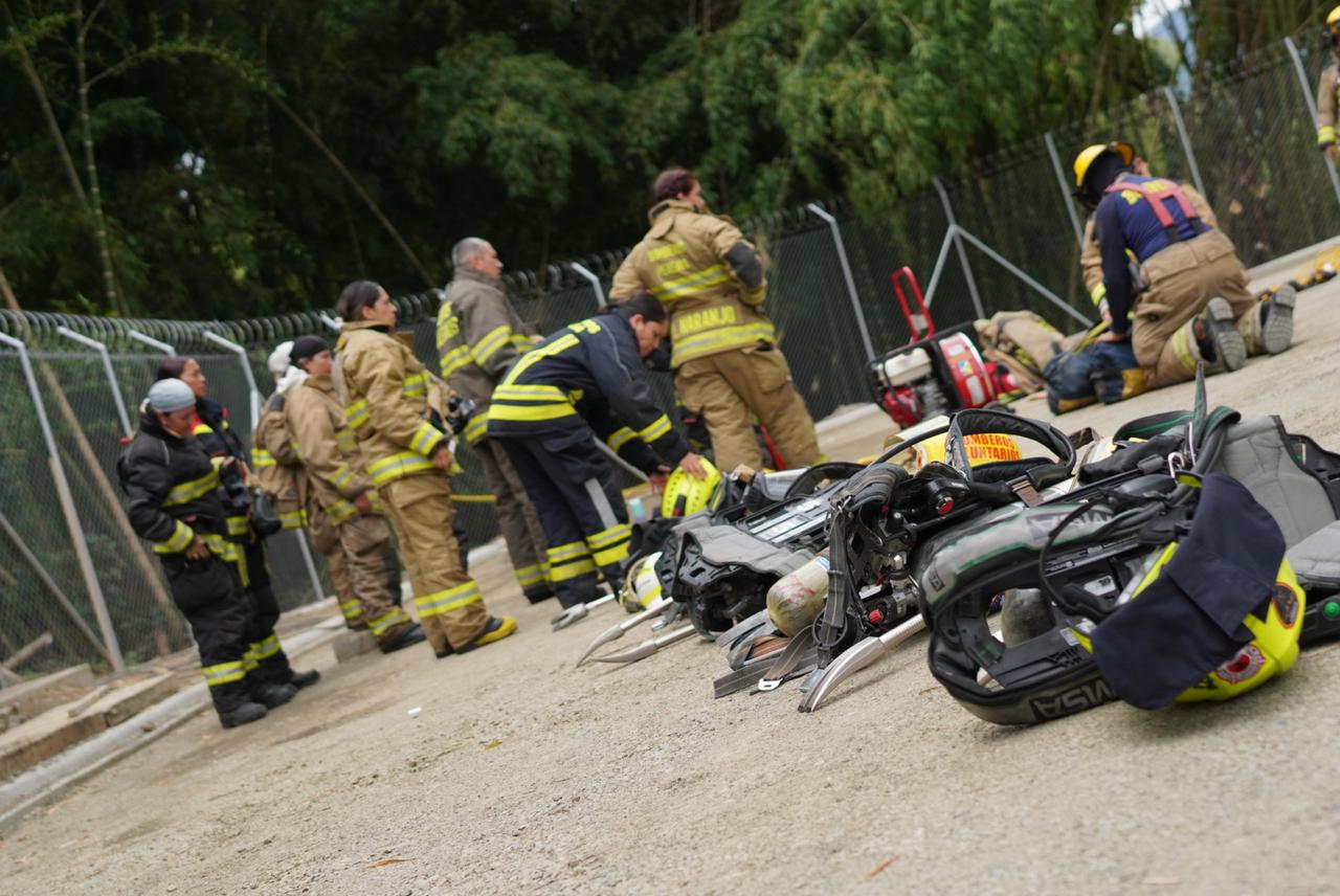 Bomberos de Dosquebradas realizó Curso de Operaciones Tácticas para Control de Incendios, exclusivo para mujeres